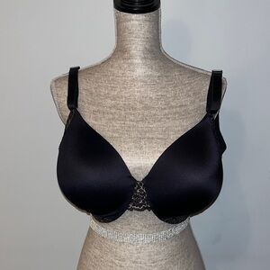 SOMA VANISHING BACK
Full Coverage Lace Trim Bra.  Size 40DDD